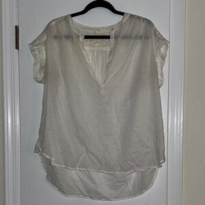 Lou & Grey Off-White V-Neck Blouse